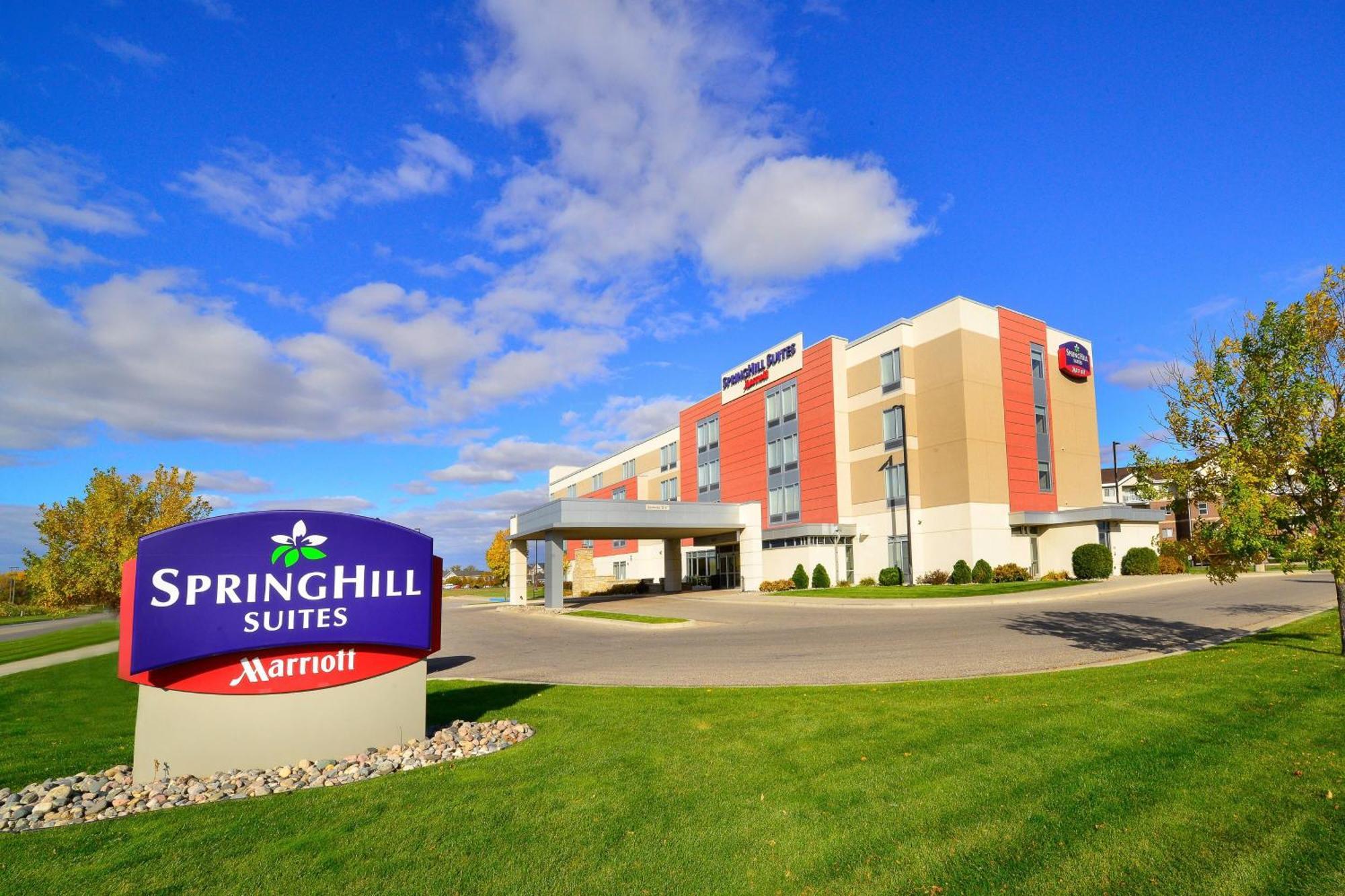 Springhill Suites By Marriott Grand Forks Exterior photo